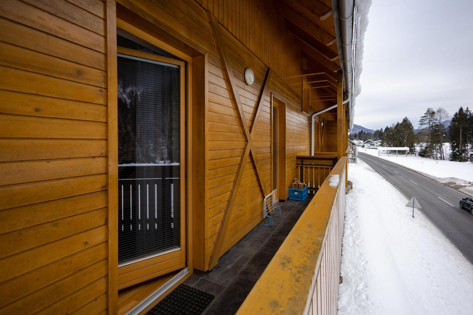 Waterfall Apartment - Cozy Mountain Retreat Кранска гора Екстериор снимка