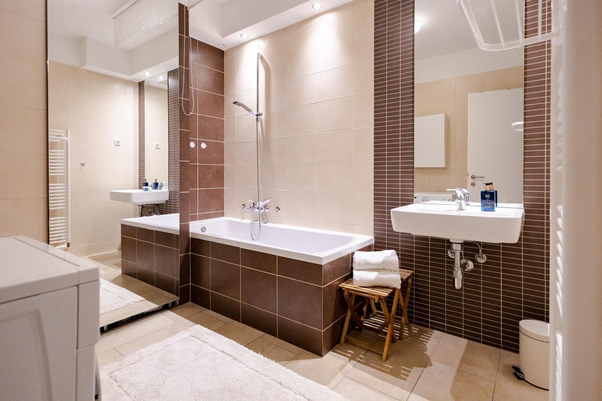 Waterfall Apartment - Cozy Mountain Retreat Кранска гора Екстериор снимка